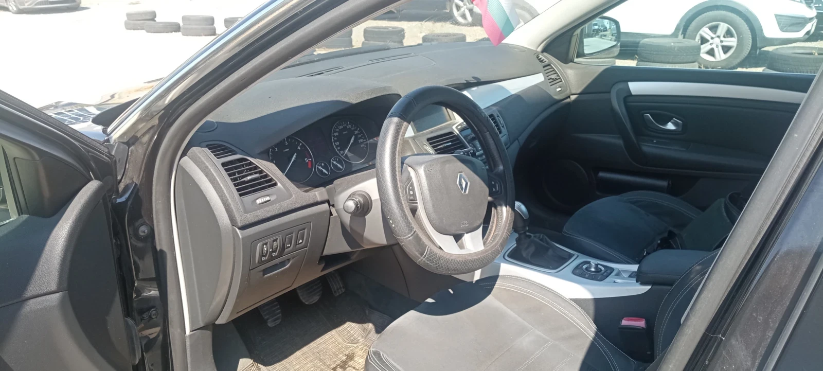 Renault Laguna, снимка 8 - Автомобили и джипове - 55293857