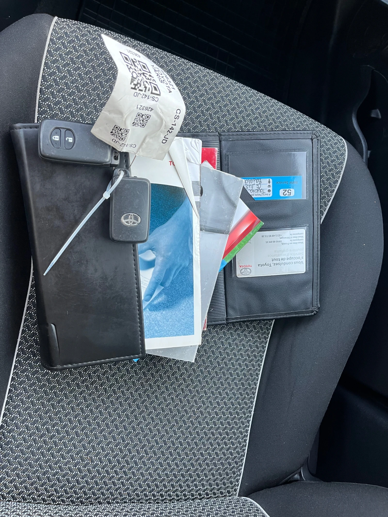 Toyota Yaris 1.33-keYless-Camera-6 скорости, снимка 15 - Автомобили и джипове - 55551699