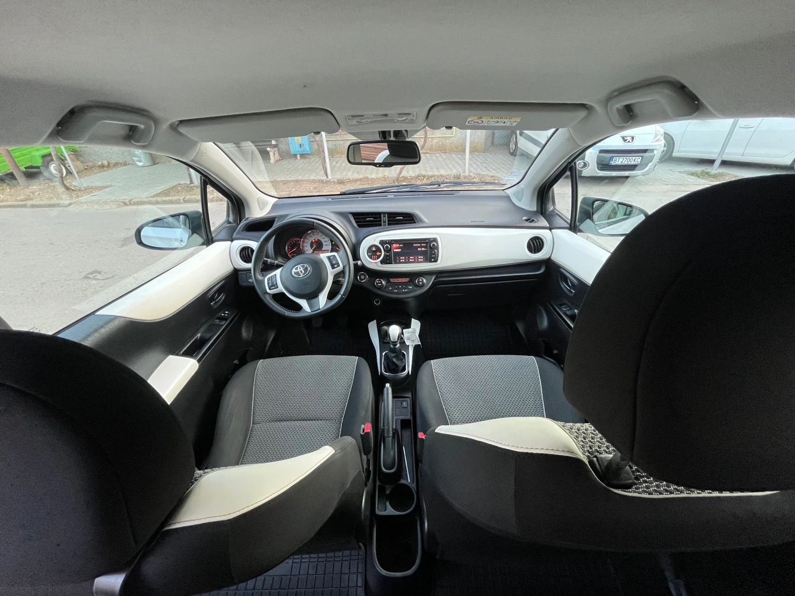 Toyota Yaris 1.33-keYless-Camera-6 скорости, снимка 10 - Автомобили и джипове - 55551699