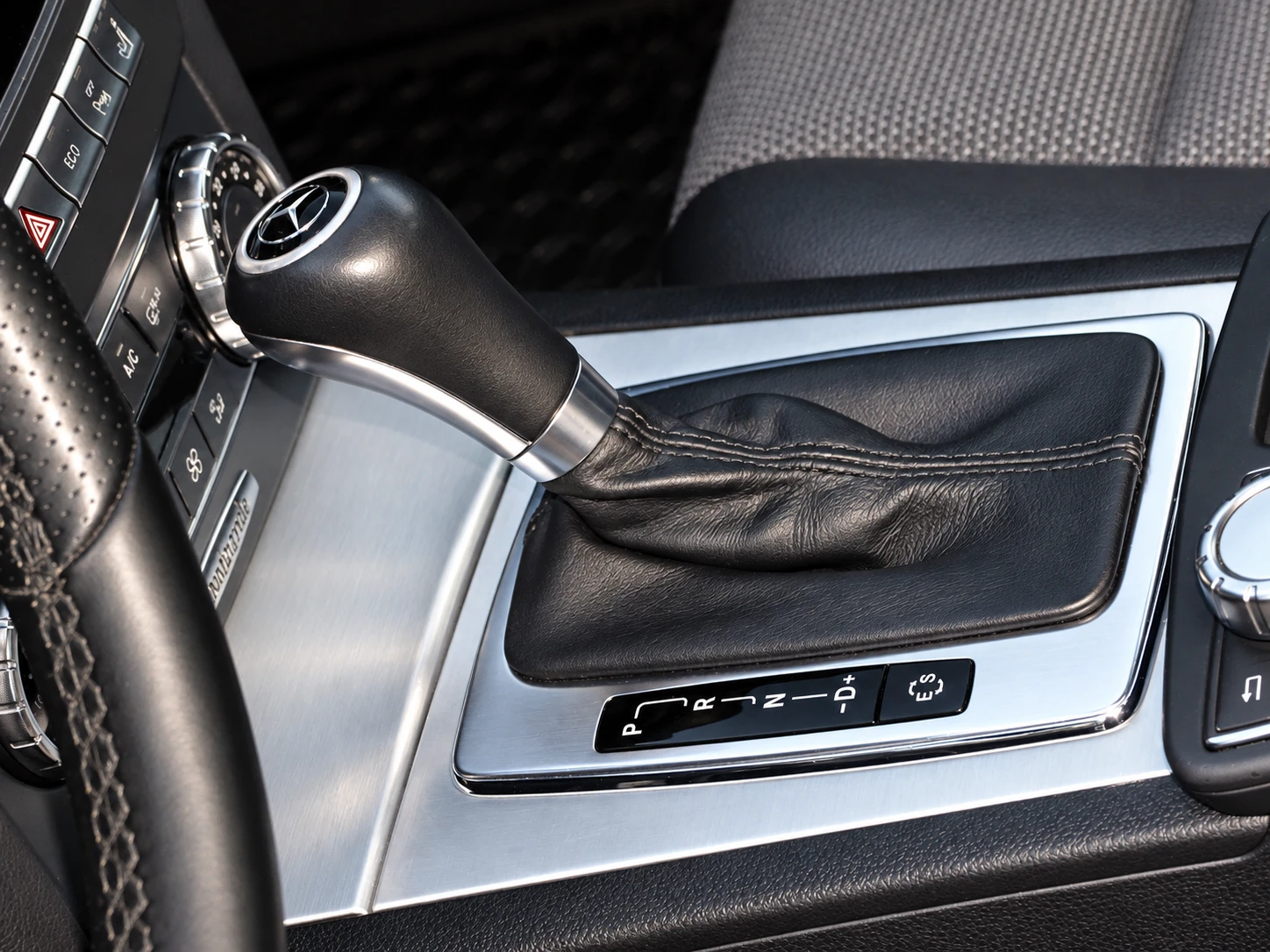 Mercedes-Benz C 220 2.2-CDI-170к.с-_АВТОМАТИК_* , снимка 16 - Автомобили и джипове - 56041713