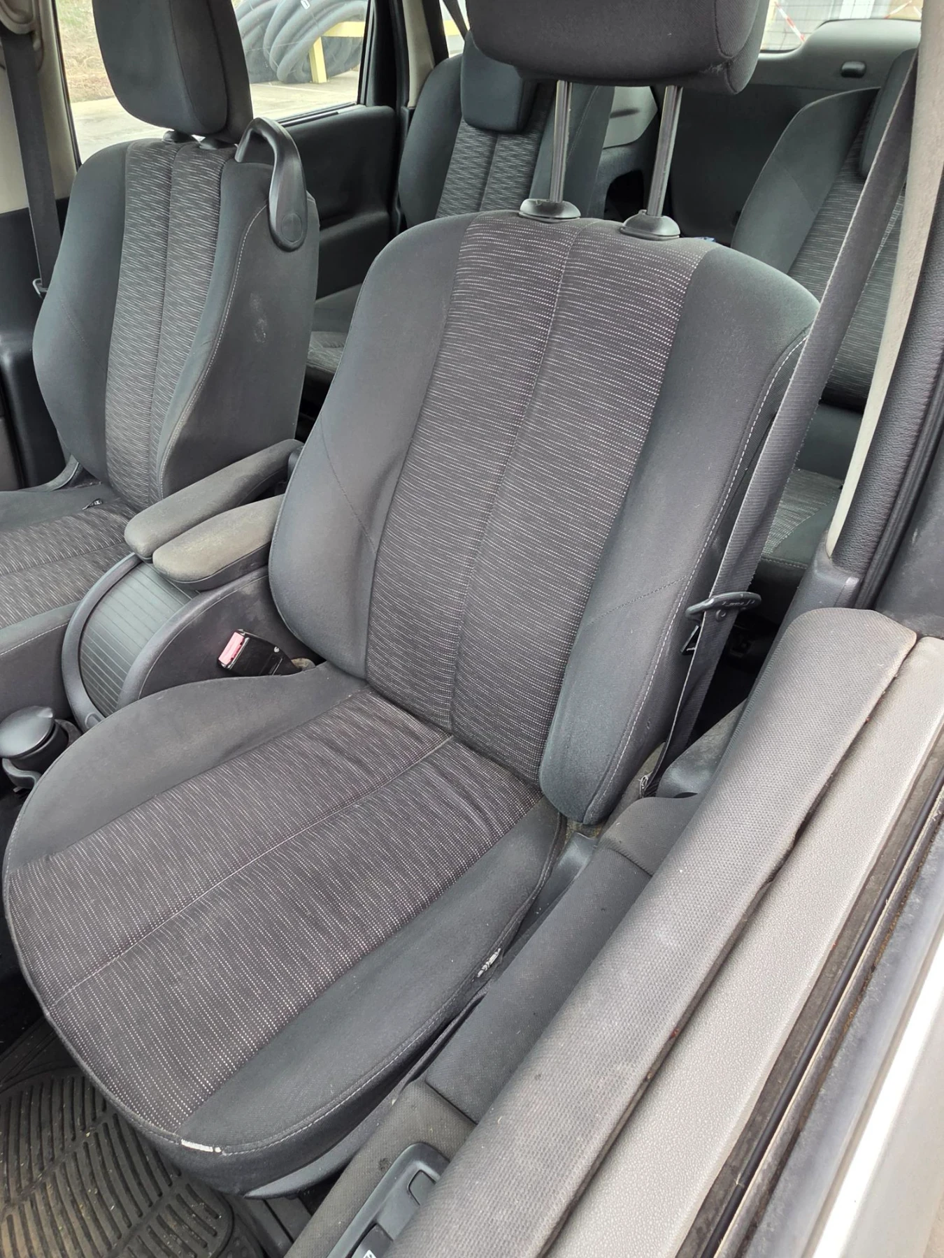 Renault Scenic 6 + 1, снимка 10 - Автомобили и джипове - 56303787