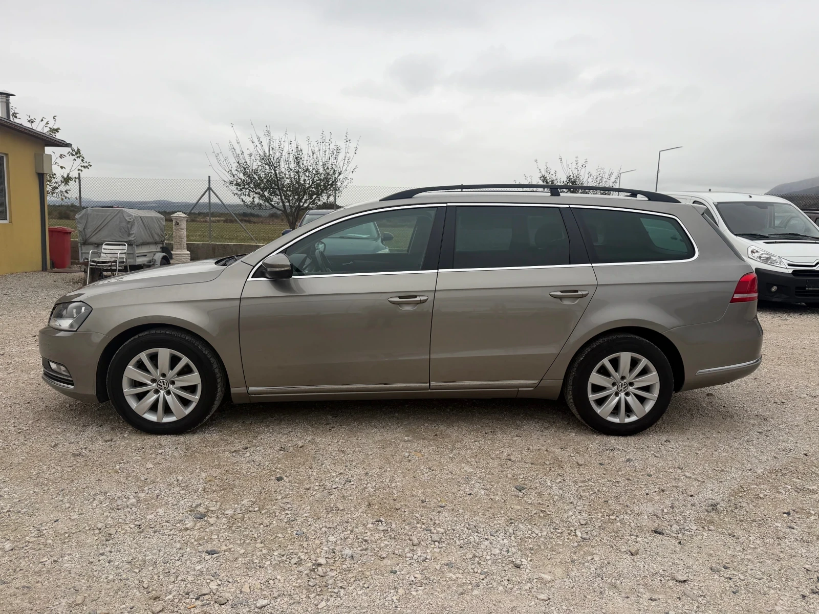 VW Passat 1.6/105кс EVRO5b 222000км Сервизни, снимка 4 - Автомобили и джипове - 56708260