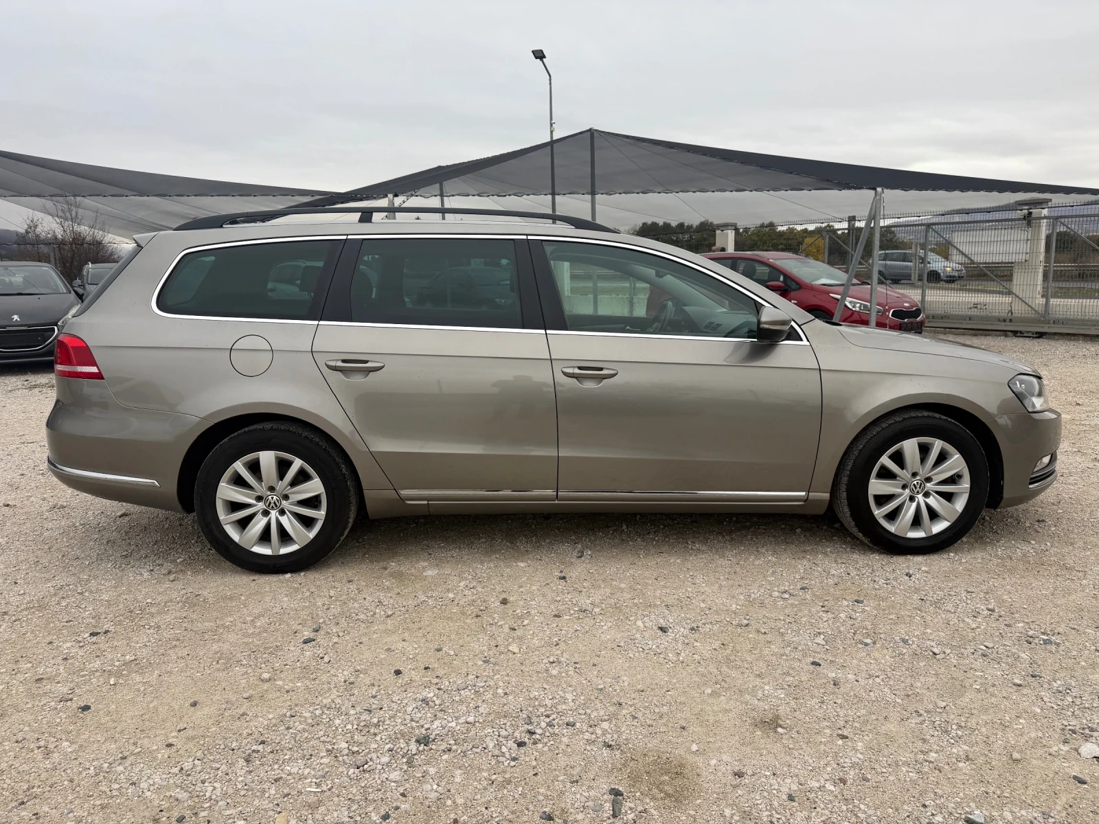 VW Passat 1.6/105кс EVRO5b 222000км Сервизни, снимка 8 - Автомобили и джипове - 56708260