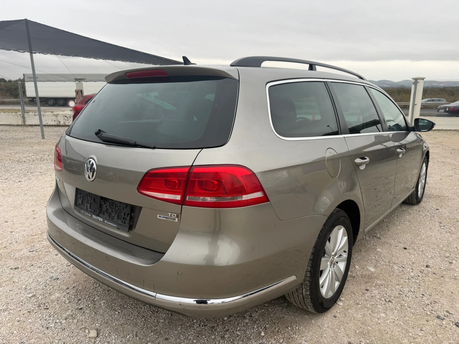 VW Passat 1.6/105кс EVRO5b 222000км Сервизни, снимка 7 - Автомобили и джипове - 56708260