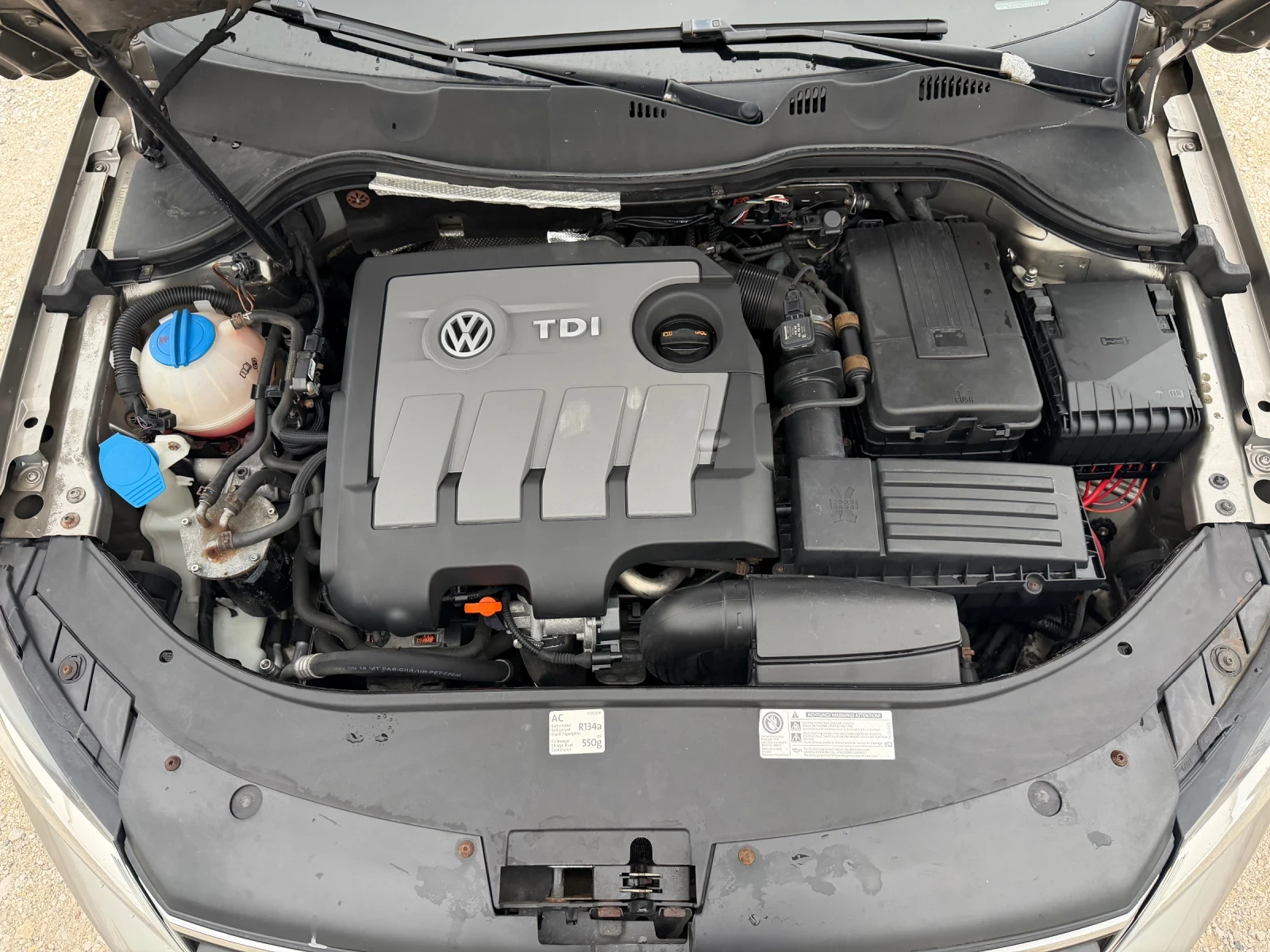 VW Passat 1.6/105кс EVRO5b 222000км Сервизни, снимка 15 - Автомобили и джипове - 56708260