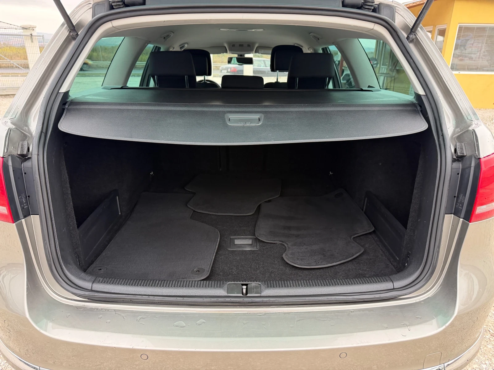 VW Passat 1.6/105кс EVRO5b 222000км Сервизни, снимка 12 - Автомобили и джипове - 56708260