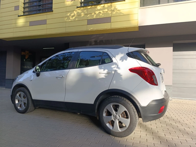 Opel Mokka 1.6бензин!Регистрирана!Обслужена!Реални километри!, снимка 4 - Автомобили и джипове - 48389554