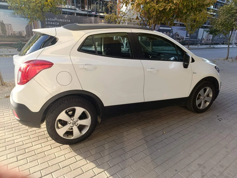 Opel Mokka 1.6бензин!Регистрирана!Обслужена!Реални километри!, снимка 3 - Автомобили и джипове - 48389554