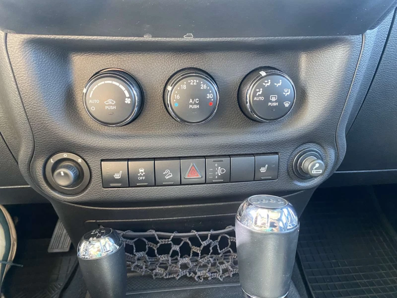 Jeep Wrangler 2.8 Diesel 147 kW (200 к.с.), снимка 10 - Автомобили и джипове - 51656798