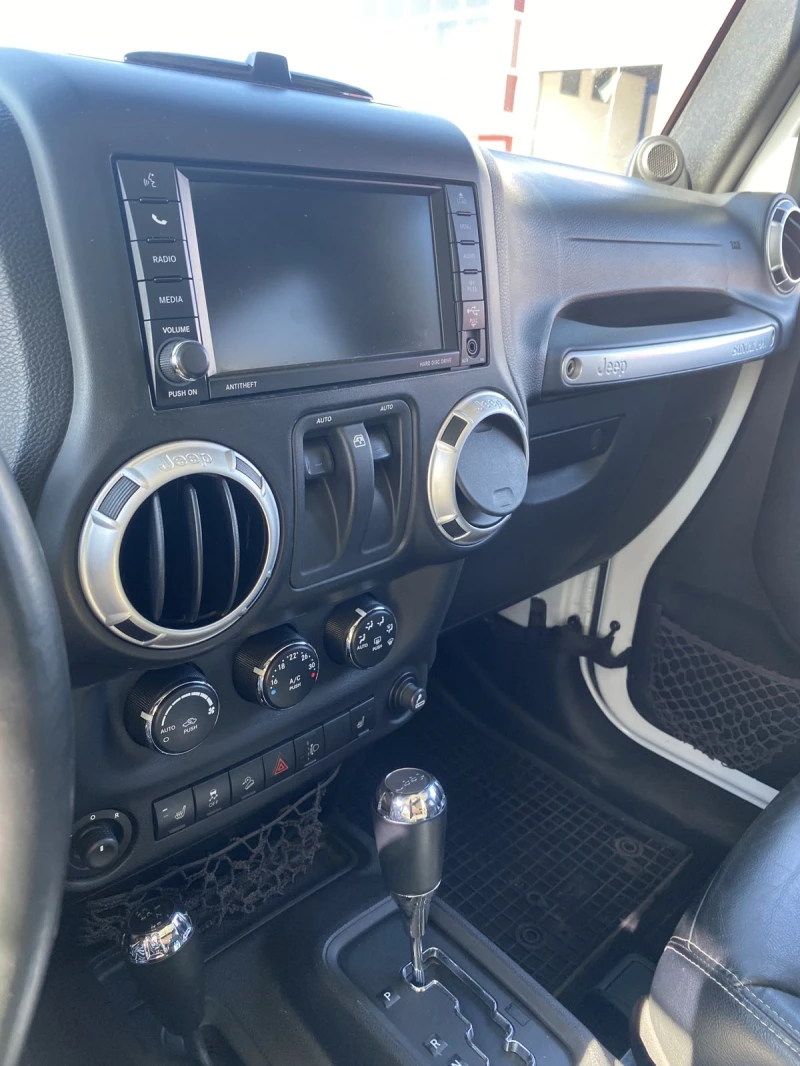 Jeep Wrangler 2.8 Diesel 147 kW (200 к.с.), снимка 7 - Автомобили и джипове - 51656798