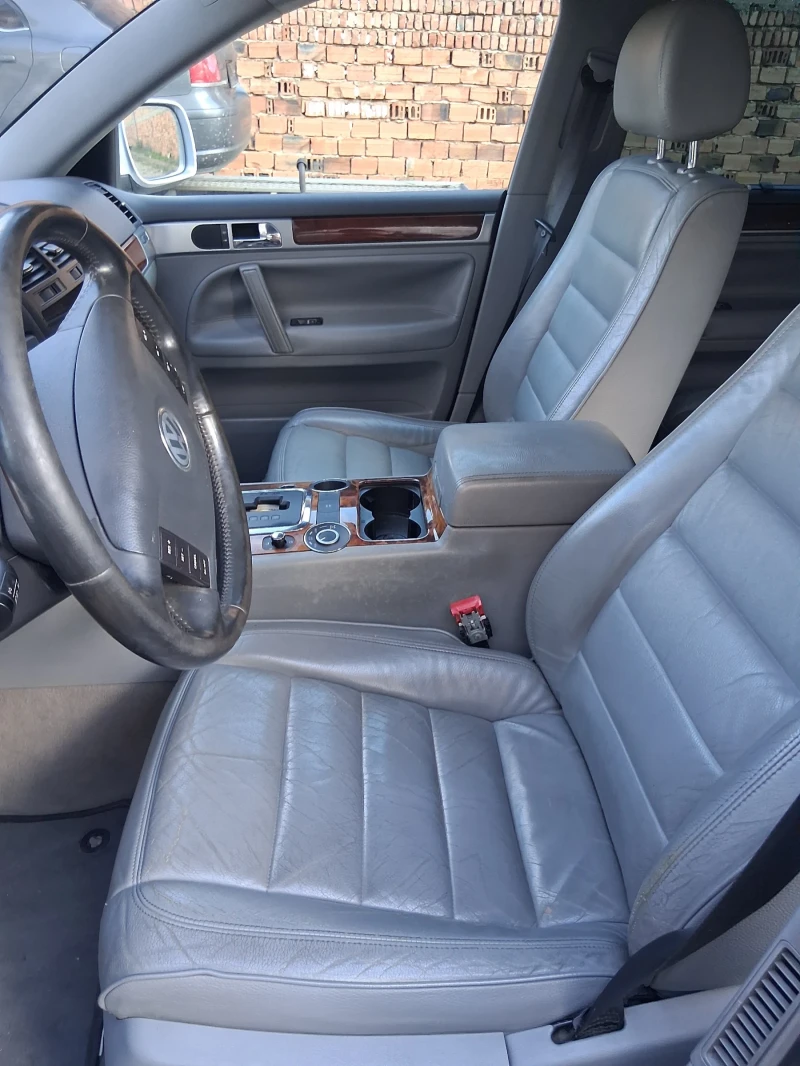 VW Touareg 3.2 240кс, снимка 11 - Автомобили и джипове - 52426933