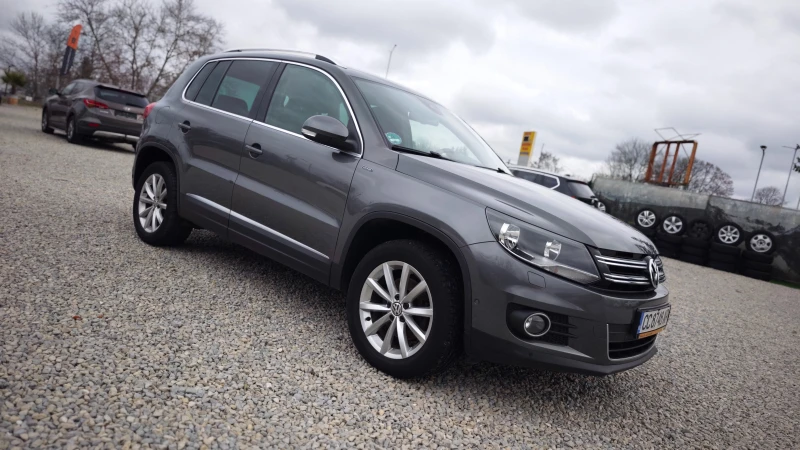 VW Tiguan ВСИЧКО ПЛАТЕНО/НАПЪЛНО ОБСЛУЖЕН/ВТОРИ ДЖАНТИ/ГУМИ, снимка 5 - Автомобили и джипове - 52627187