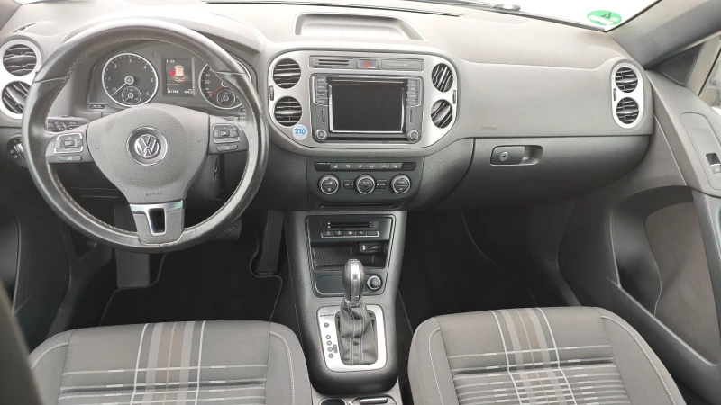 VW Tiguan ВСИЧКО ПЛАТЕНО/НАПЪЛНО ОБСЛУЖЕН/ВТОРИ ДЖАНТИ/ГУМИ, снимка 12 - Автомобили и джипове - 52627187