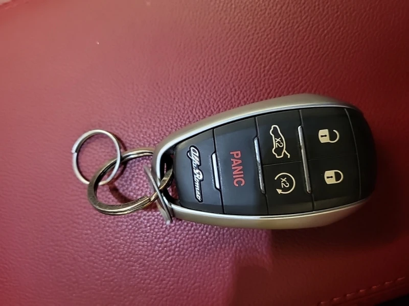 Alfa Romeo Stelvio CARFAX* АВТОФИНАНСИРАНЕ БЕЗ ПЪРВОНАЧАЛНА ВНОСКА, снимка 16 - Автомобили и джипове - 52844754