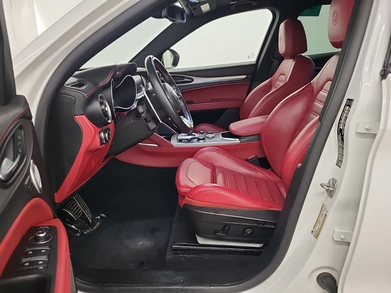 Alfa Romeo Stelvio CARFAX* АВТОФИНАНСИРАНЕ БЕЗ ПЪРВОНАЧАЛНА ВНОСКА, снимка 6 - Автомобили и джипове - 52844754