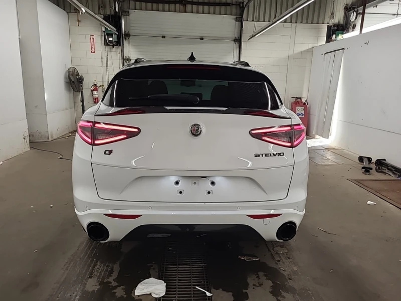 Alfa Romeo Stelvio CARFAX* АВТОФИНАНСИРАНЕ БЕЗ ПЪРВОНАЧАЛНА ВНОСКА, снимка 8 - Автомобили и джипове - 52844754