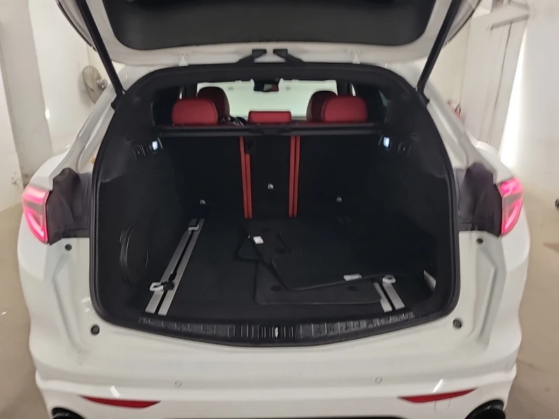 Alfa Romeo Stelvio CARFAX* АВТОФИНАНСИРАНЕ БЕЗ ПЪРВОНАЧАЛНА ВНОСКА, снимка 15 - Автомобили и джипове - 52844754