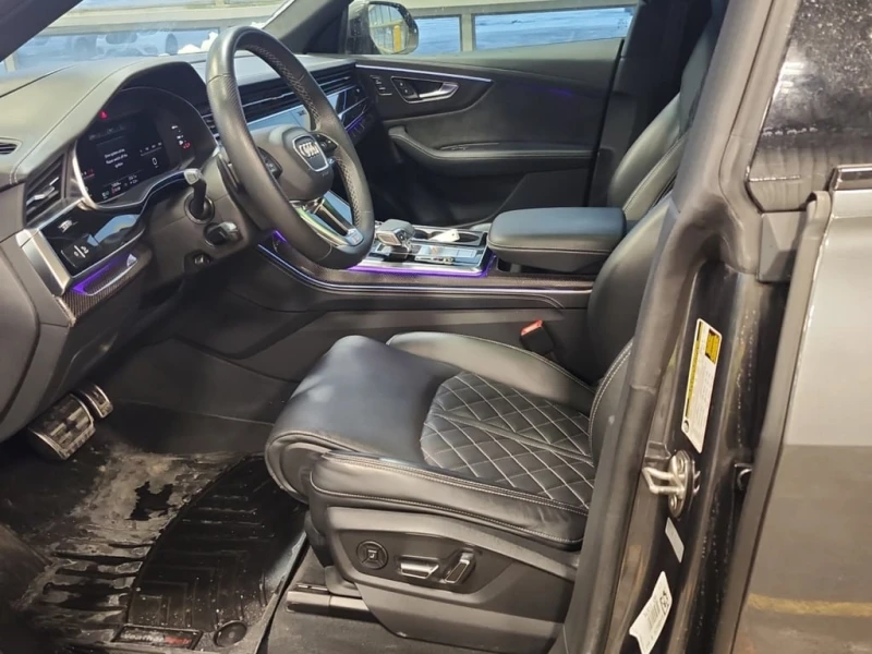 Audi SQ8 * 4.0 TFSI QUATTRO * CARFAX * БЕЗ ПЪРВОНАЧАЛНА ВНО, снимка 5 - Автомобили и джипове - 52916628