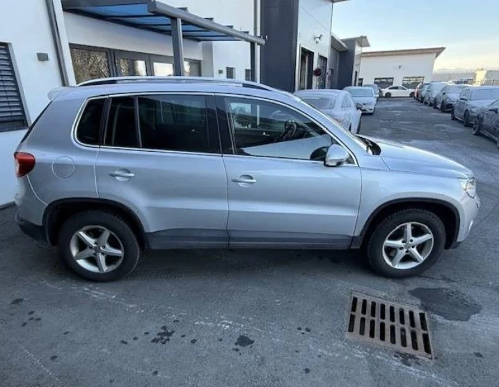 VW Tiguan 2.0TDI AUTOMATIC  - изображение 4