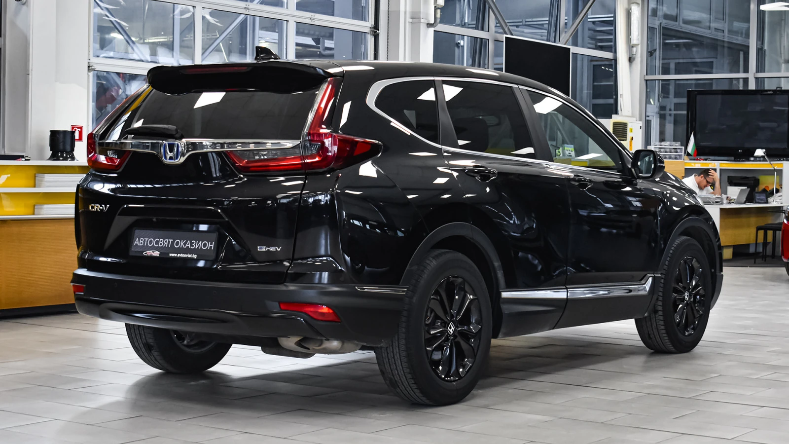 Honda Cr-v 2.0 i-MMD Black Edition Hybrid Automatic - изображение 6