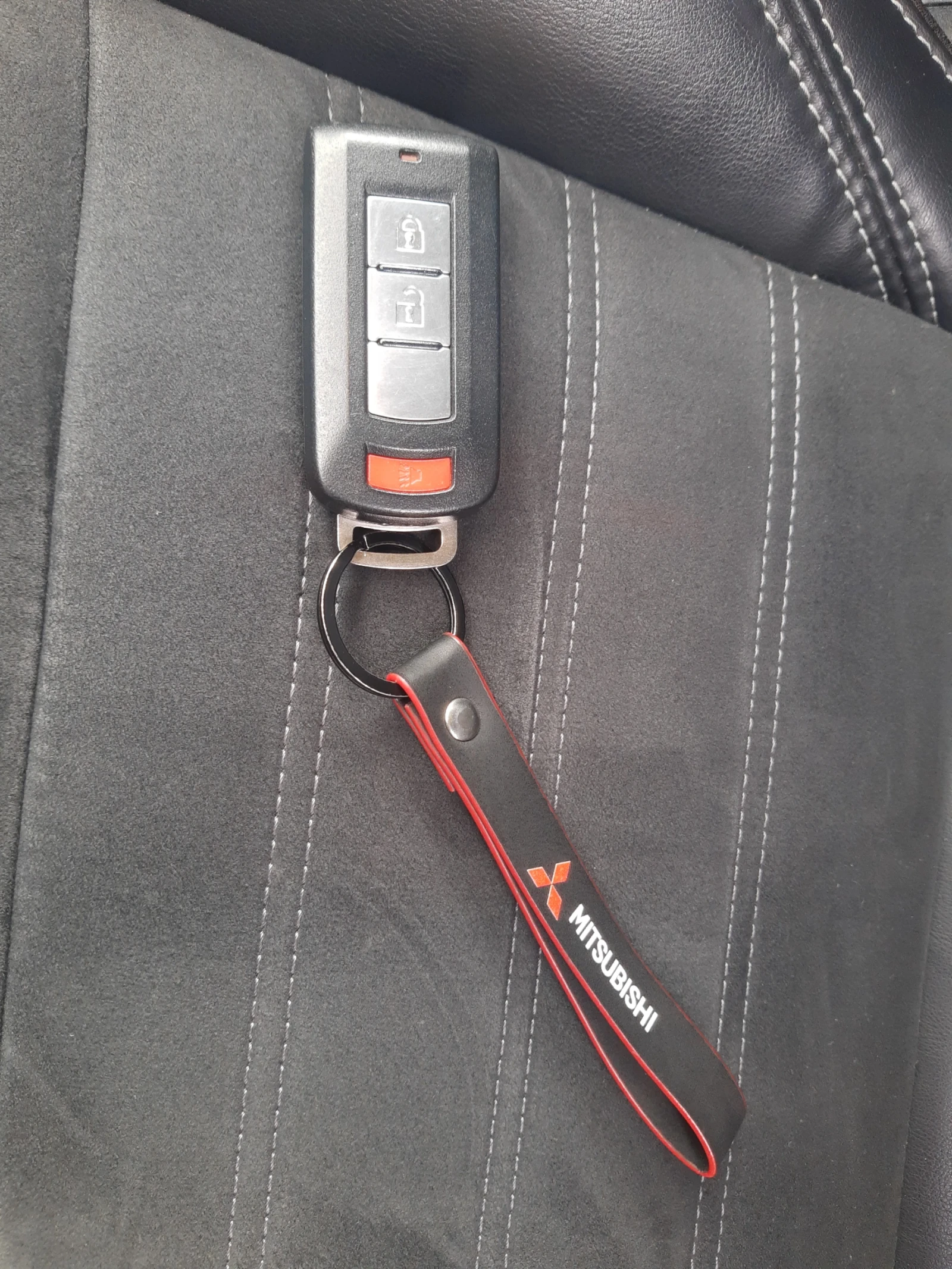 Mitsubishi Outlander 2.4MIVEC, 4х4, Автоматик, 7 места - изображение 9