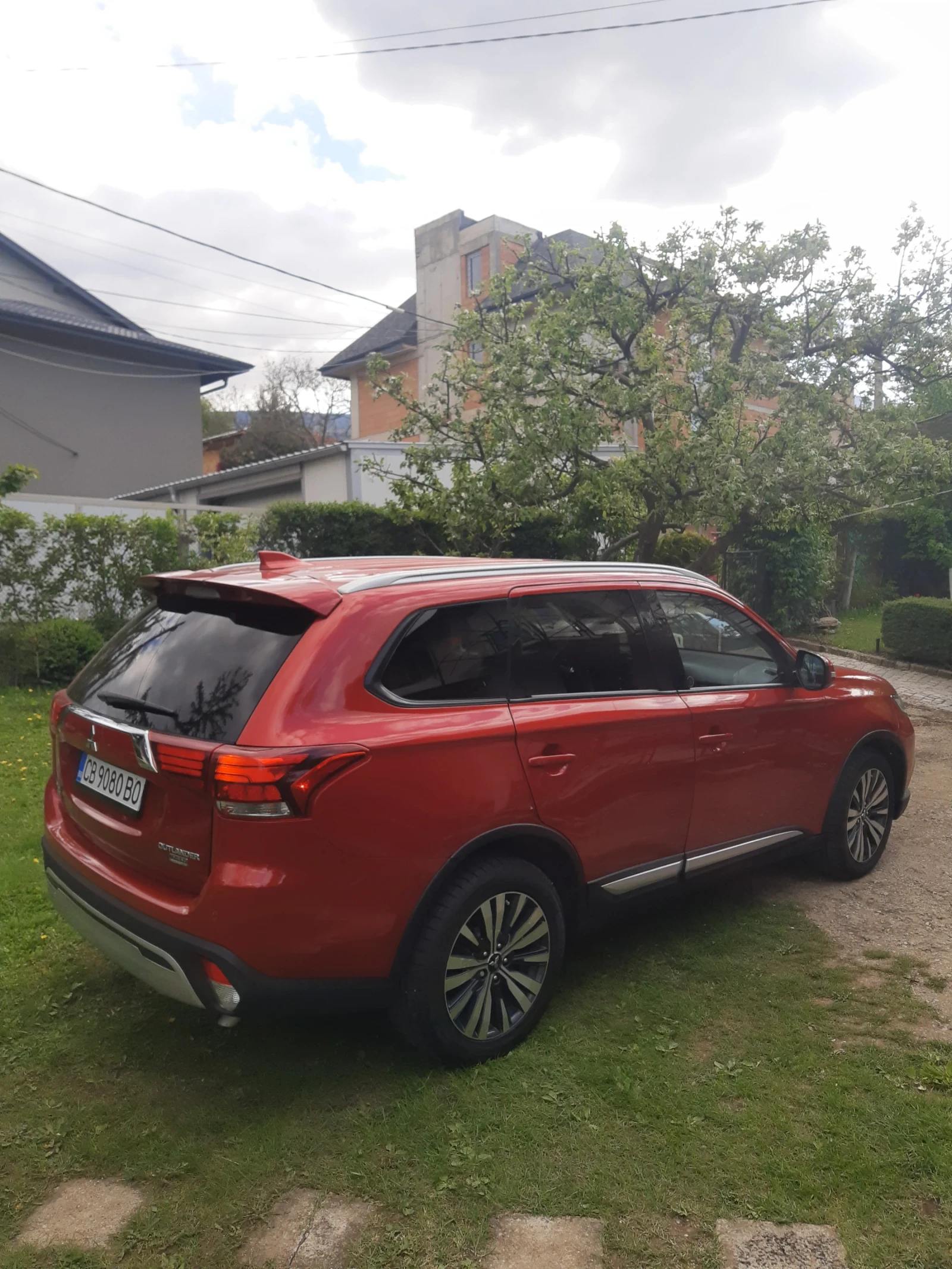 Mitsubishi Outlander 2.4MIVEC, 4х4, Автоматик, 7 места - изображение 3