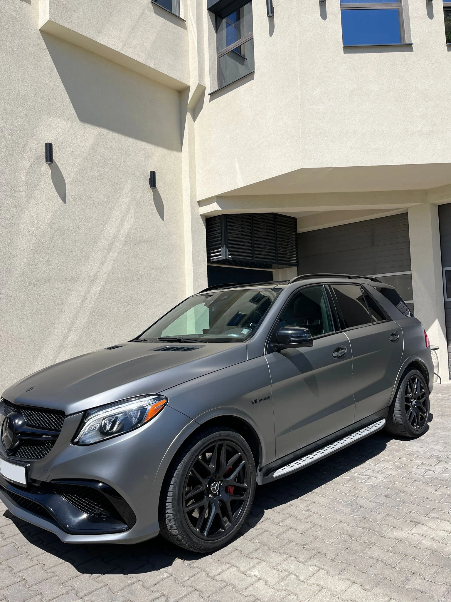 Mercedes-Benz GLE 63 S AMG 4MATIC/PANO/NIGHT PACK/AIRMATIC - изображение 4
