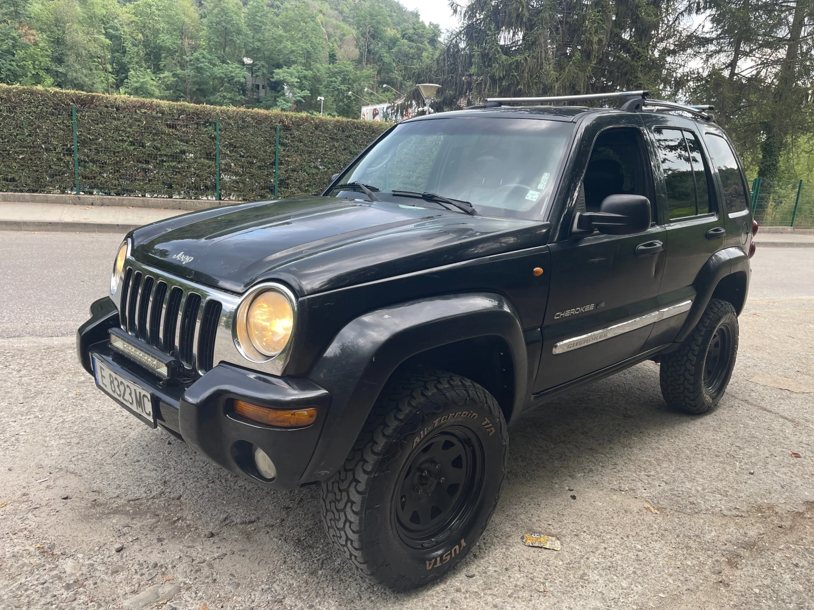 Jeep Cherokee  - изображение 2