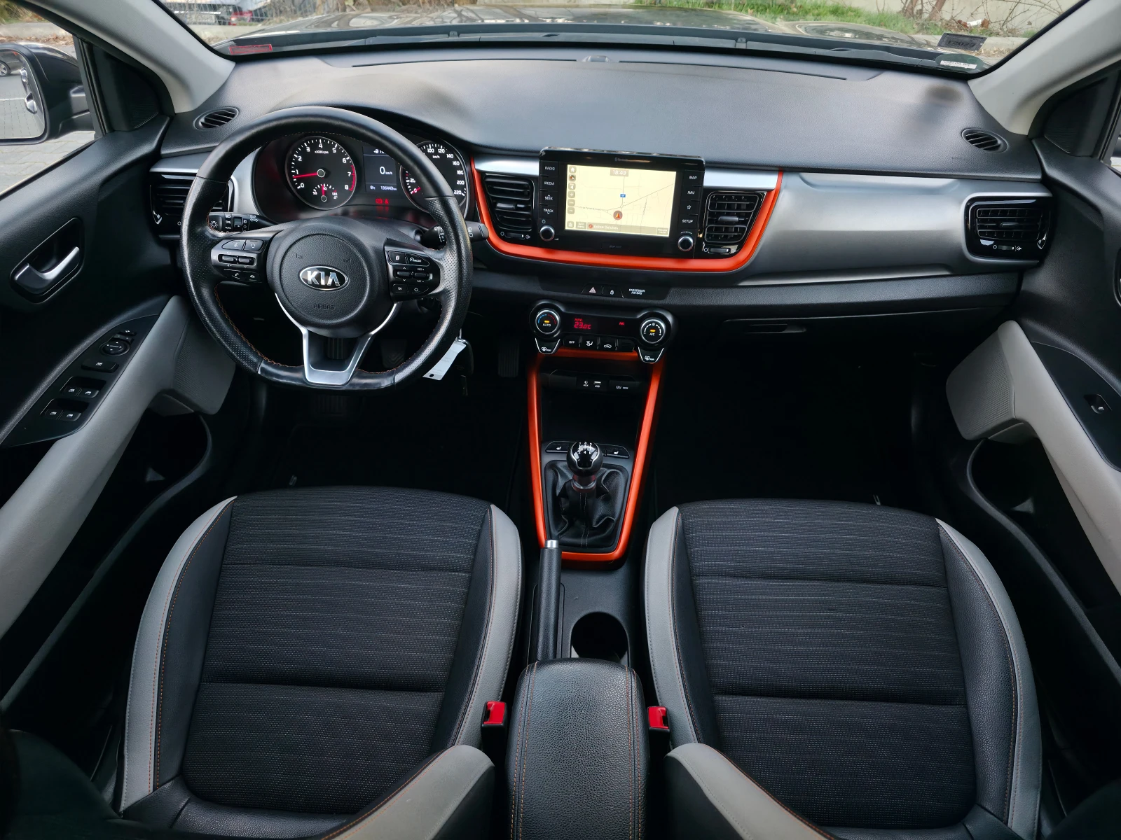 Kia Stonic 1.25i 16v EURO6b | Mobile.bg � ����������� 9