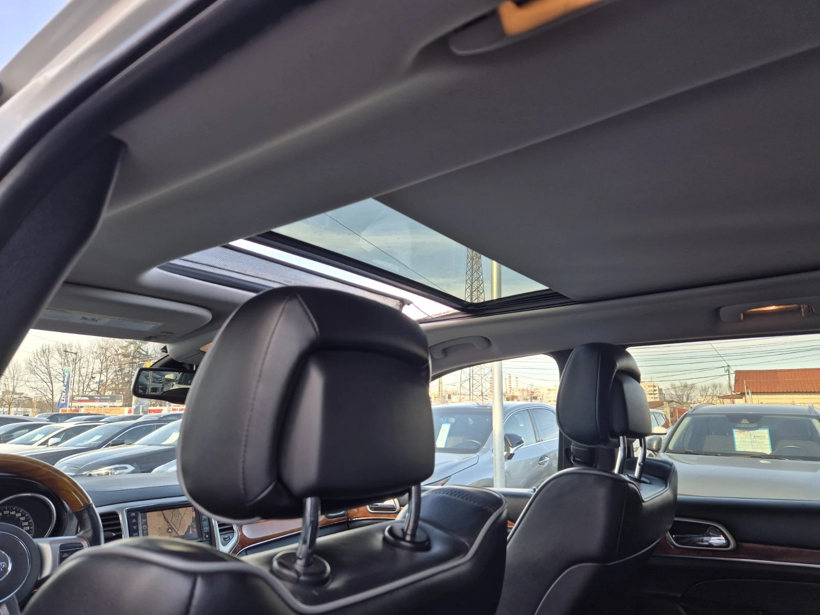 Jeep Grand cherokee 3.6i-286кс-235.000км-РЕАЛНИ-OVERLAND, снимка 15 - Автомобили и джипове - 53787236