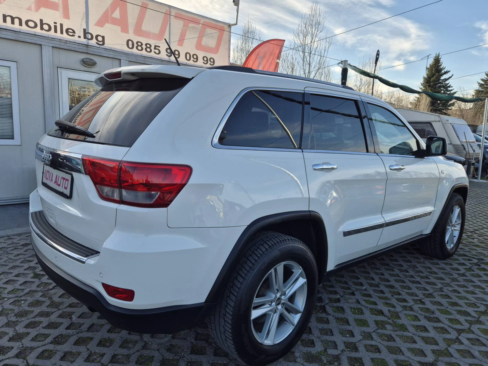 Jeep Grand cherokee 3.6i-286кс-235.000км-РЕАЛНИ-OVERLAND, снимка 4 - Автомобили и джипове - 53787236