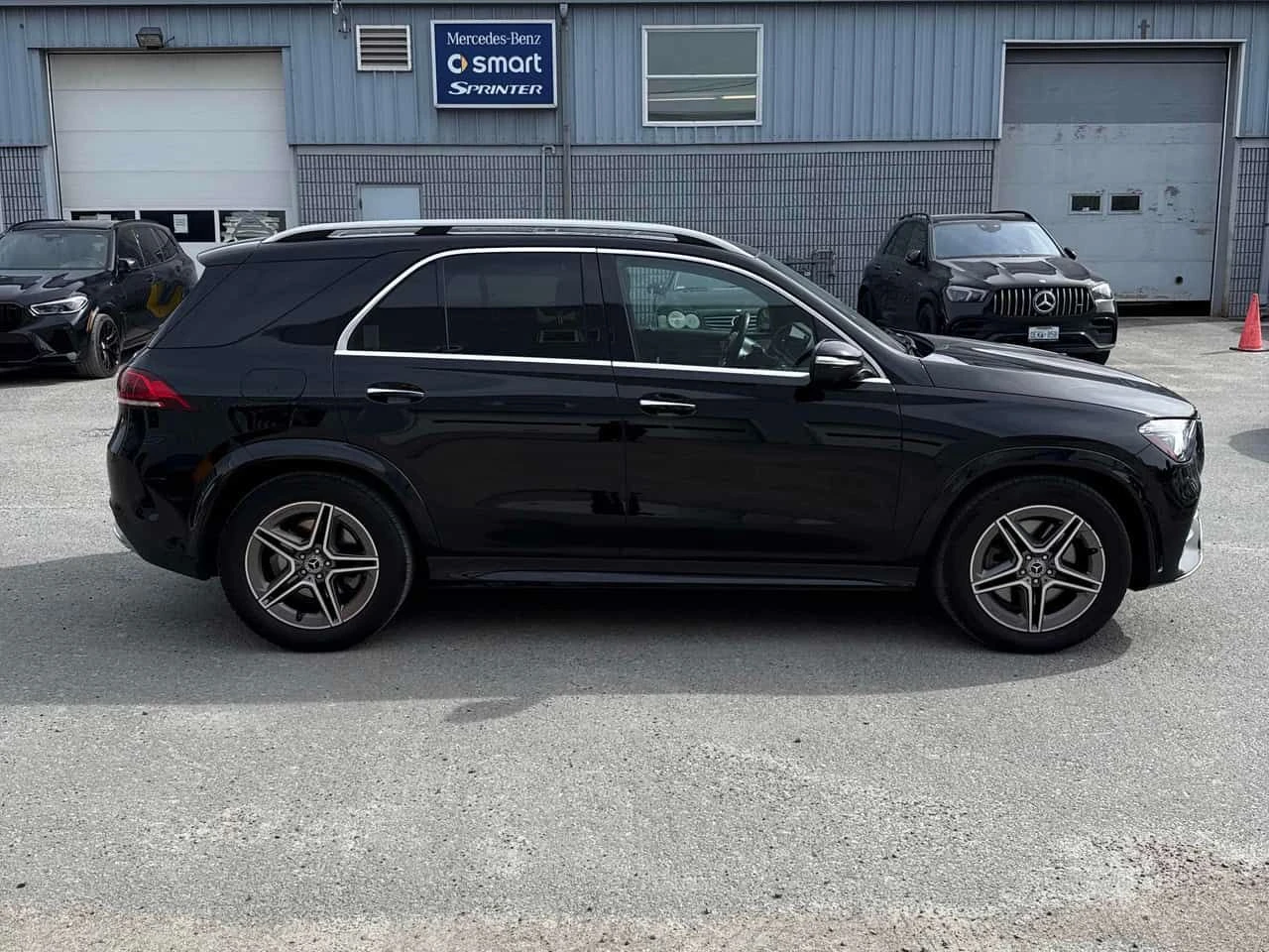 Mercedes-Benz GLE 450 АМГ ПАКЕТ/CARFAX/ПОДГРЕВ/ПАНОРАМА/Burmester, снимка 4 - Автомобили и джипове - 54417481