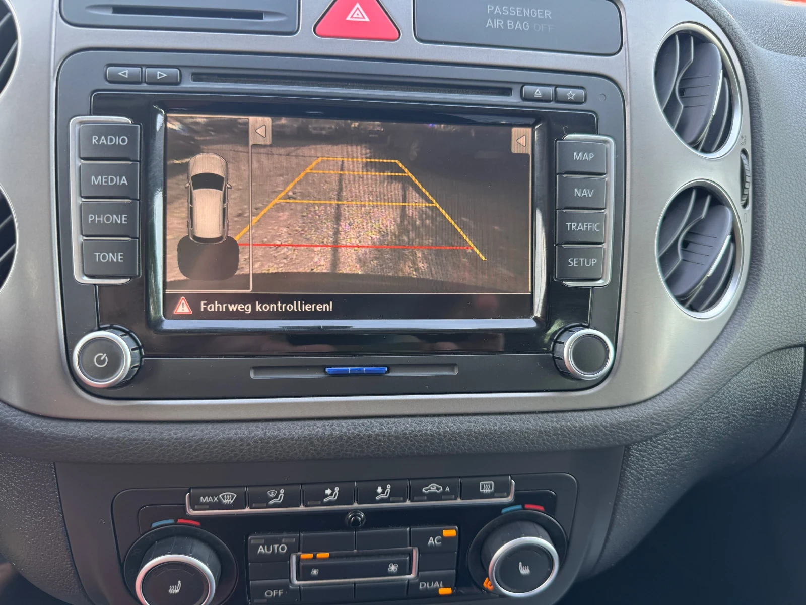 VW Tiguan, снимка 15 - Автомобили и джипове - 54812305