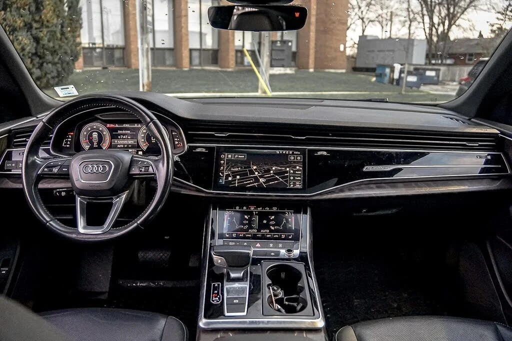 Audi Q8 S-line * DISTRONIC * ОБДУХ * 360 * ПАНО , снимка 12 - Автомобили и джипове - 54879438