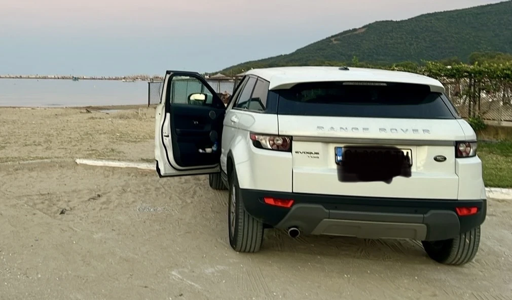 Land Rover Range Rover Evoque 2.2TD4 150PS Automatic-закупен и обсл.-Мото Пфое, снимка 2 - Автомобили и джипове - 55426198