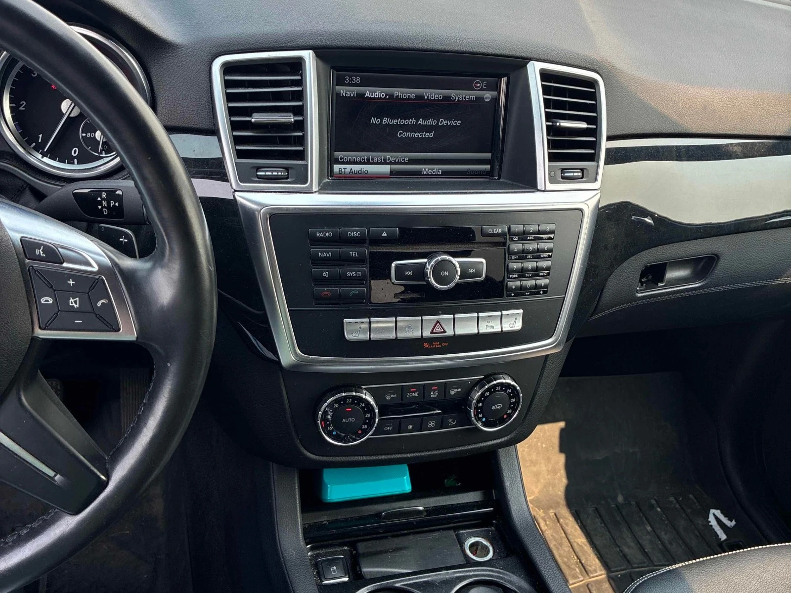 Mercedes-Benz ML 350 BLUETEC* AMG* ПОДГРЕВ* PANO* KEYLESS, снимка 10 - Автомобили и джипове - 55441727