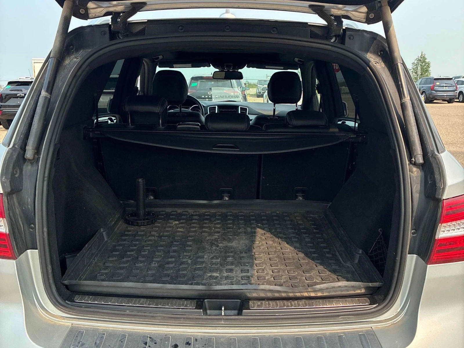 Mercedes-Benz ML 350 BLUETEC* AMG* ПОДГРЕВ* PANO* KEYLESS, снимка 14 - Автомобили и джипове - 55441727