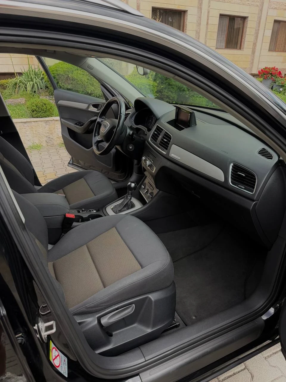 Audi Q3, снимка 9 - Автомобили и джипове - 55828479