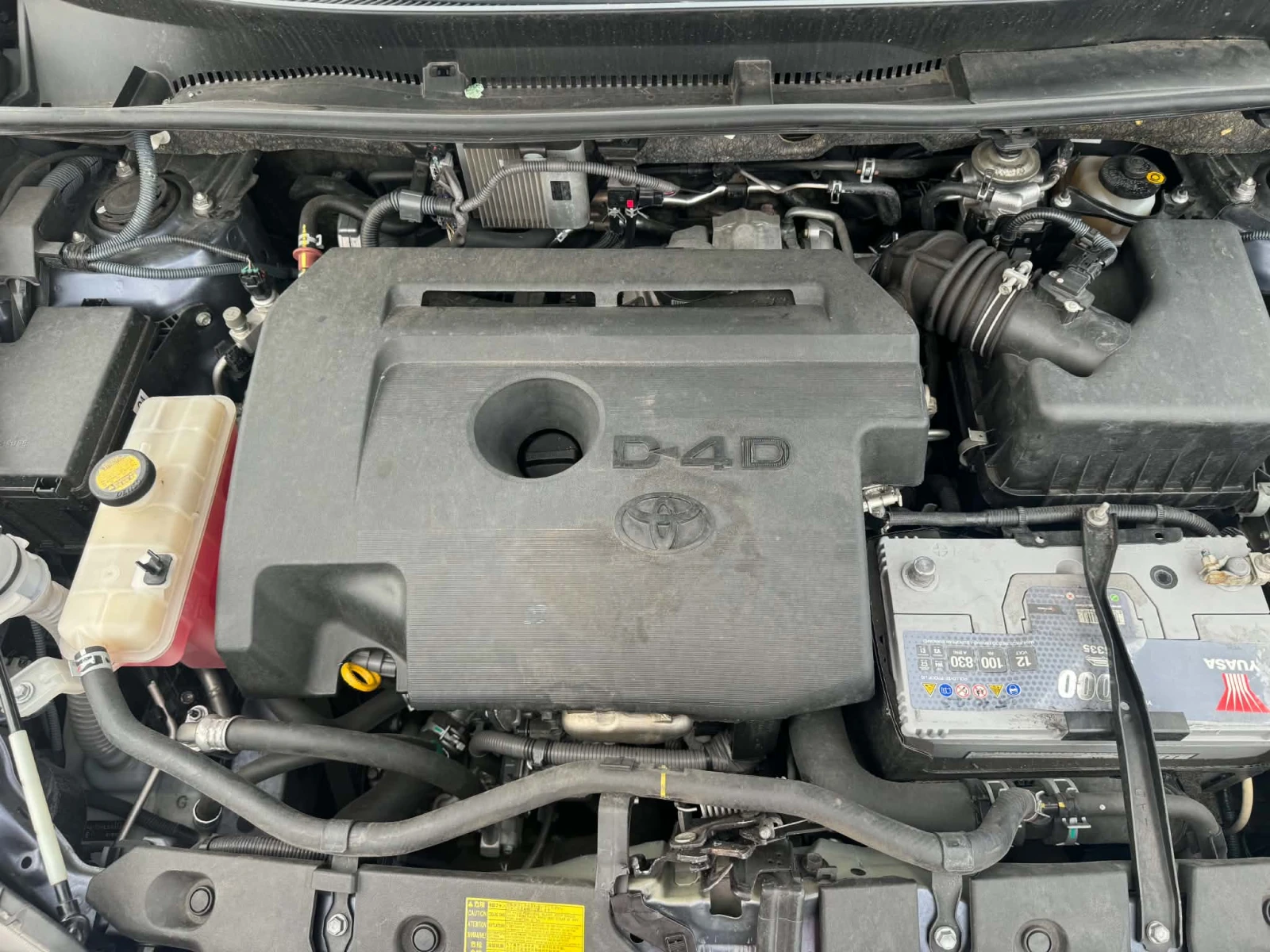 Toyota Rav4 2.2 D4D, снимка 7 - Автомобили и джипове - 55946700