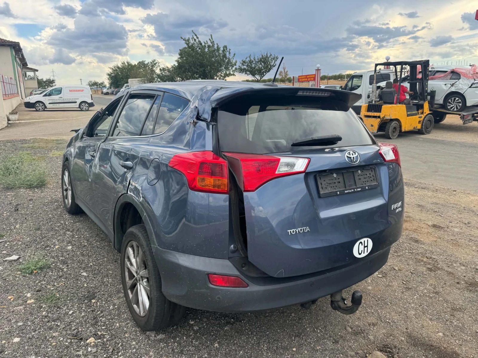 Toyota Rav4 2.2 D4D, снимка 3 - Автомобили и джипове - 55946700