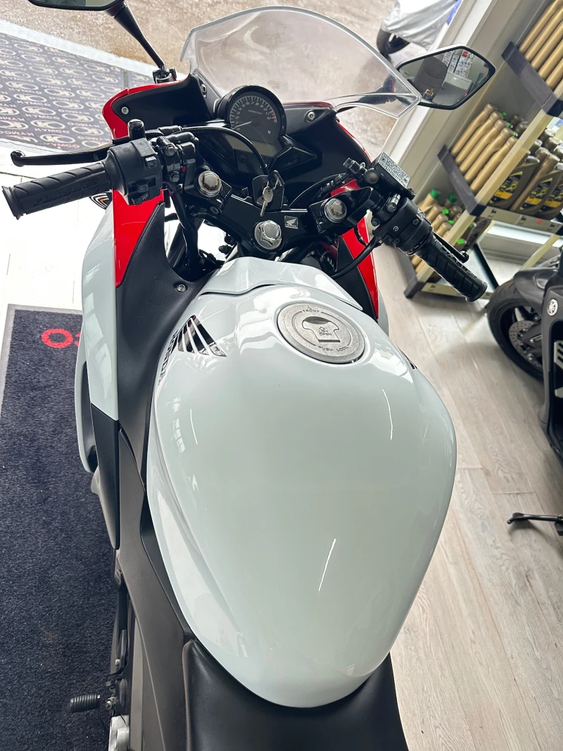 Honda Cbr 125R 2014г., снимка 8 - Мотоциклети и мототехника - 51920373