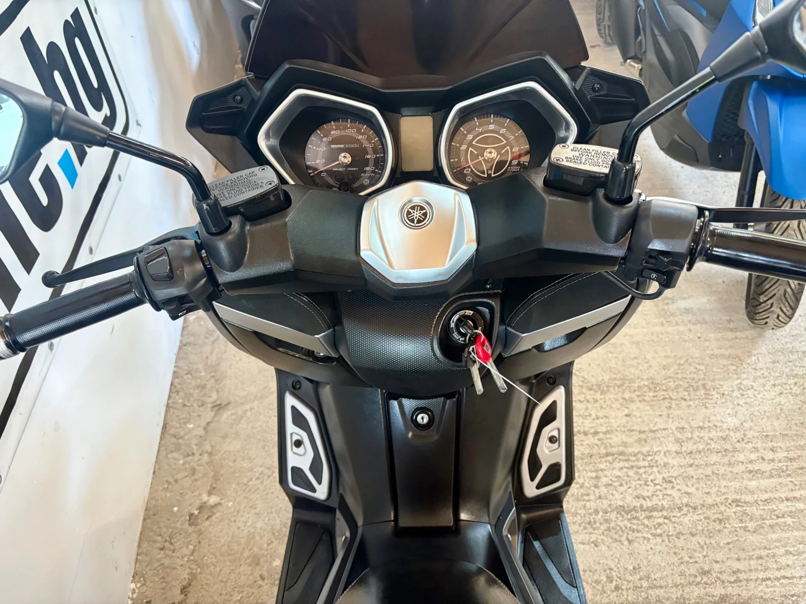 Yamaha X-max 400i ABS MOMO DESIGN - изображение 6