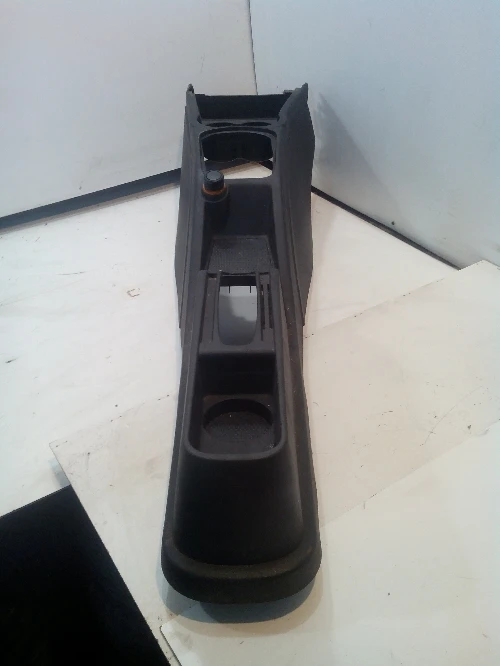 Конзола около ръчна Фиат Пунто