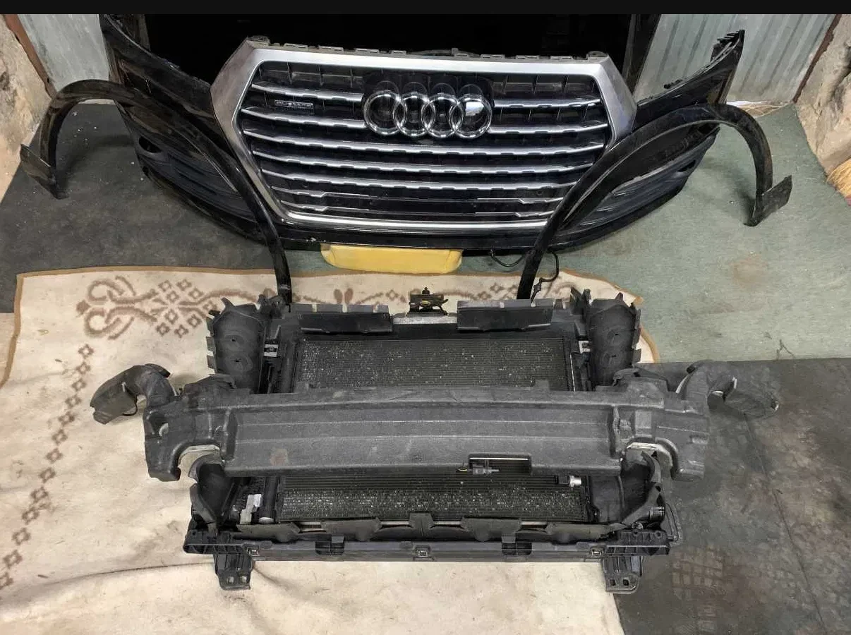 Предница броня капак калници фарове радиатори Audi Q7 4M 3.0tdi S-Line, снимка 5 - Части - 56104123