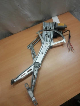 Ел машинка стъкло- стъклоповдигач Опел Зафира А (предна дясна)