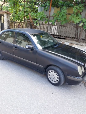 Mercedes-Benz E 200, снимка 2