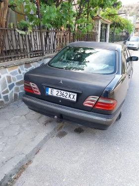 Mercedes-Benz E 200, снимка 3