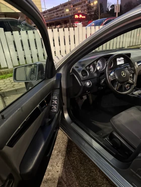 Mercedes-Benz C 200, снимка 13