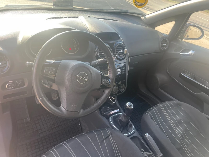 Opel Corsa, снимка 7 - Автомобили и джипове - 47111436