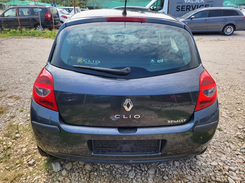 Renault Clio 1.6, снимка 5 - Автомобили и джипове - 47149287